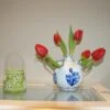 Tulpenvaas In Porselein 2 Tulpenvaas In Porselein -Oasis Winkel tulpenvaas porselein 1522688348 1 600