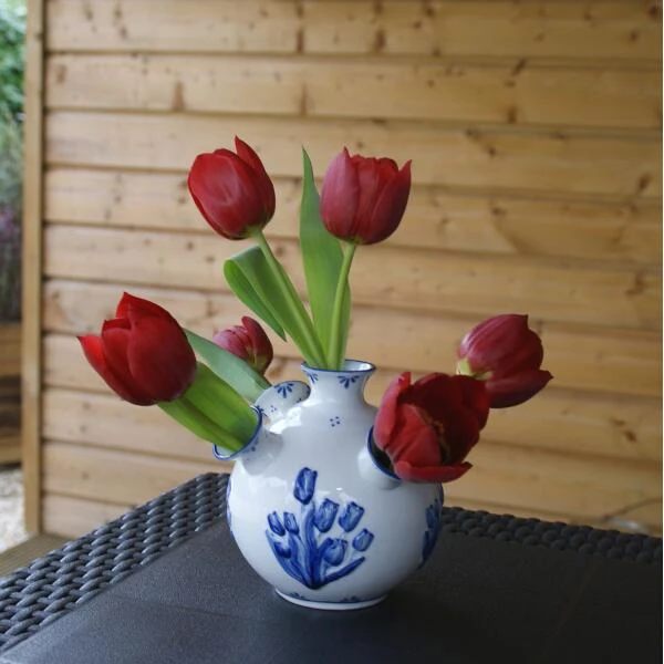 Tulpenvaas In Porselein 6 Tulpenvaas In Porselein - Afbeelding 4