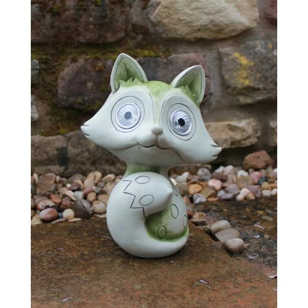 Vos Met Verlichte Ogen Op Zonne-energie 3 Vos Met Verlichte Ogen Op Zonne-energie